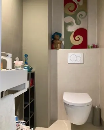 Privee Au Coeur De La Ville Homestay